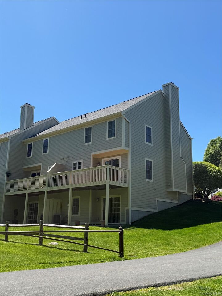Property Photo:  5801 Applewood Circle  NY 10512 