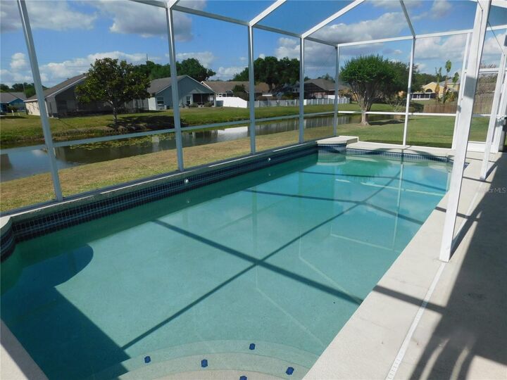 Property Photo:  1247 Vinetree Drive  FL 33510 