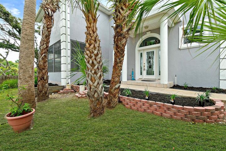 Property Photo:  101 N 22nd Street  FL 32136 