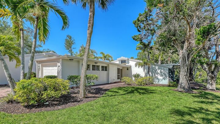 Property Photo:  239 Hourglass Way V7  FL 34242 