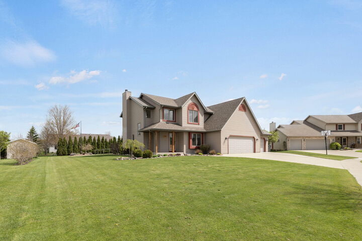 Property Photo: 248 Bastogne Ct WI 53004