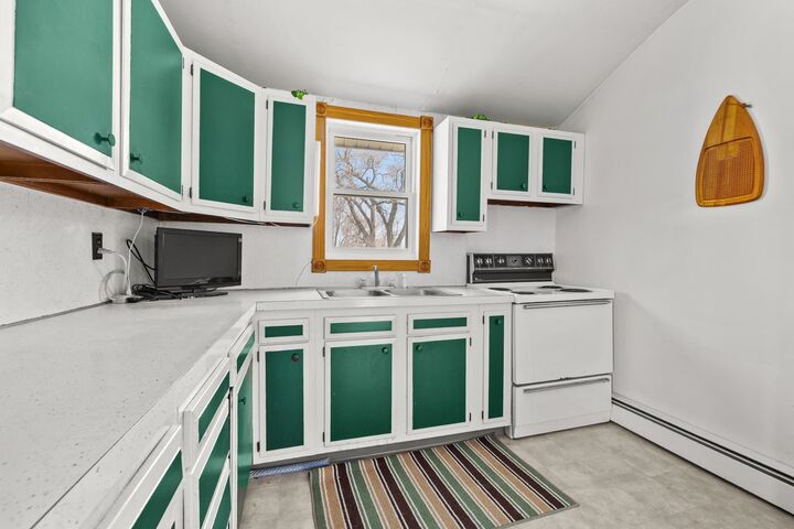 Property Photo:  449 Davis St  ND 58384 