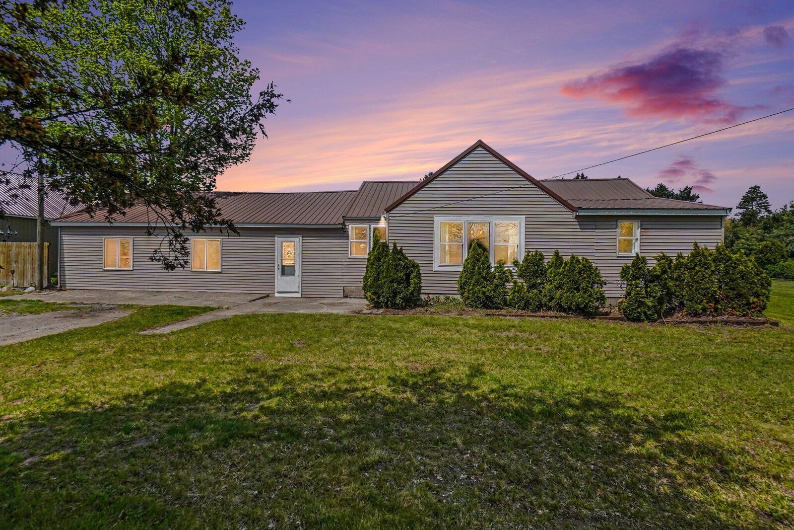 Property Photo:  8025 S Warner Avenue  MI 49412 