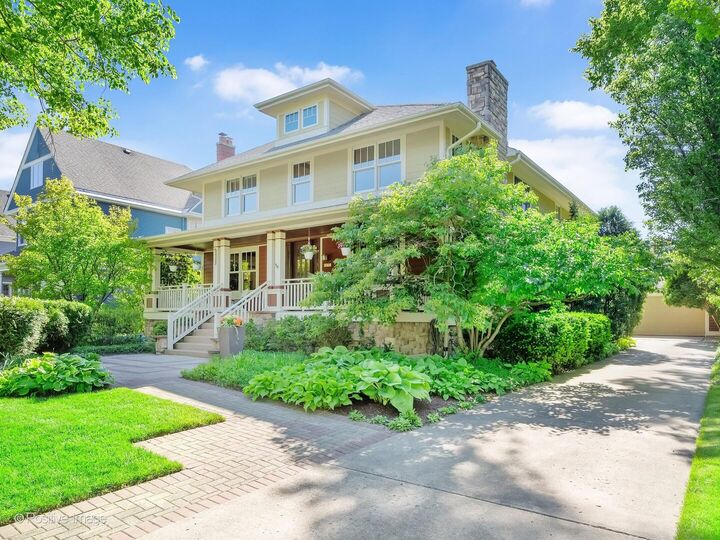 Property Photo:  218 S Kensington Avenue  IL 60525 