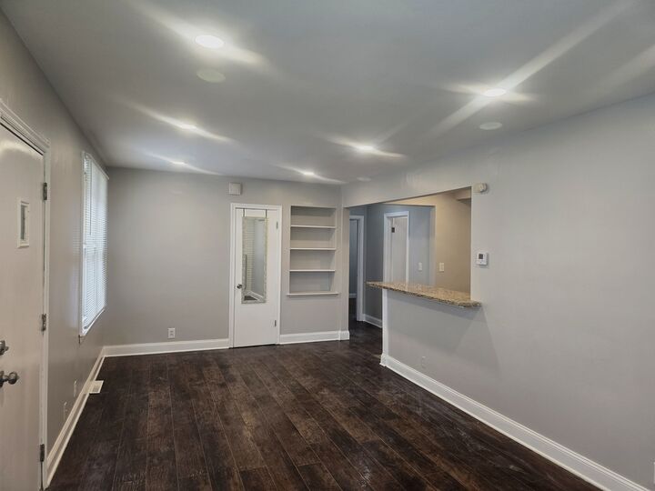 Property Photo:  8622 S Jeffery Boulevard  IL 60617 