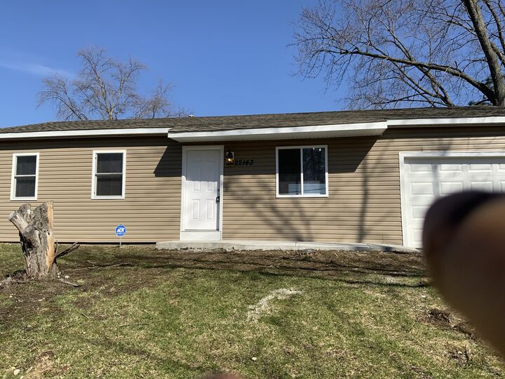 Property Photo:  
