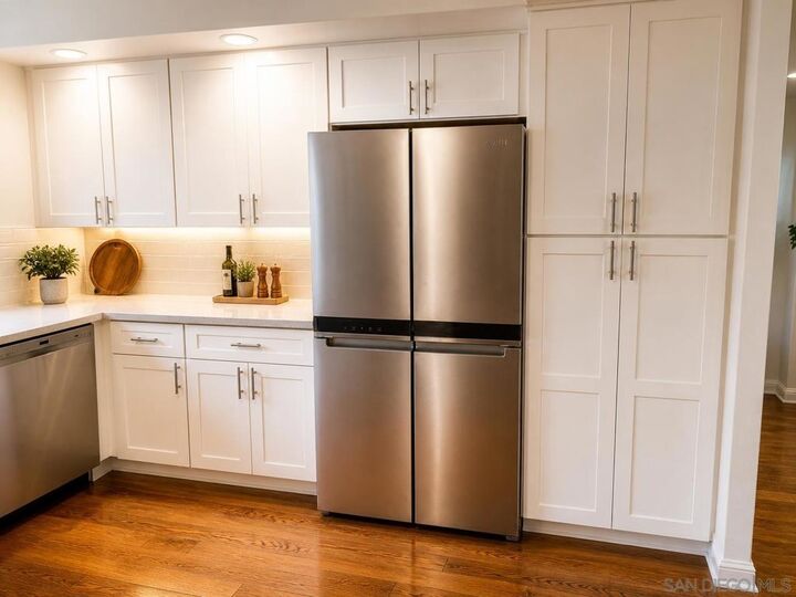 Property Photo:  
