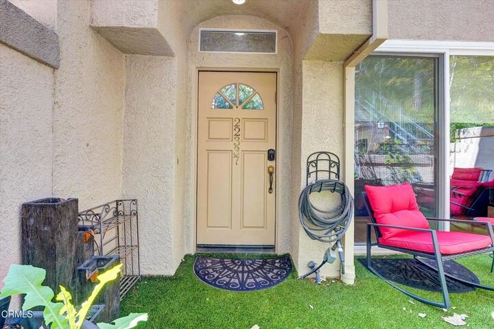 Property Photo:  22337 Mission Circle  CA 91311 