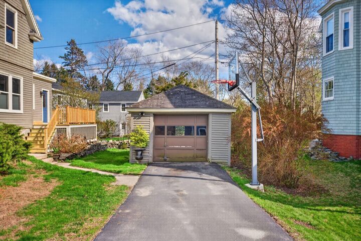 Property Photo:  6 Sea View Avenue  ME 04107 