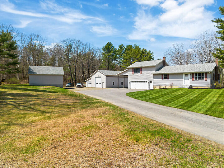 Property Photo: 816 Riverside Drive ME 04330