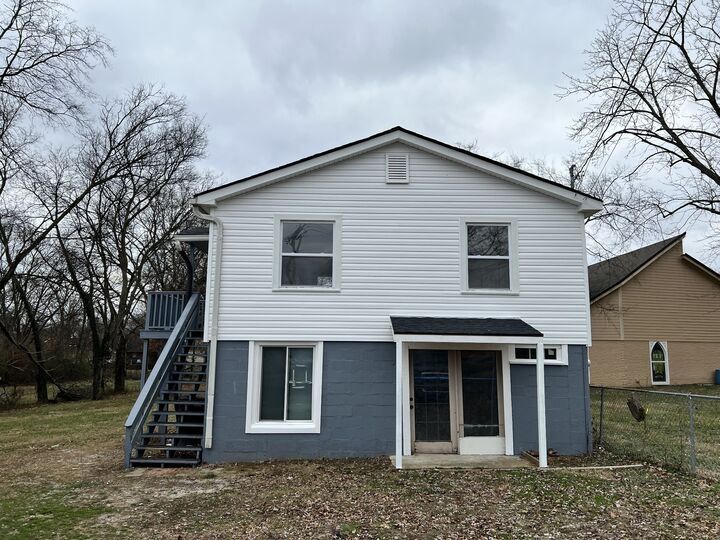 Property Photo:  711B W Eastland St  TN 37066 