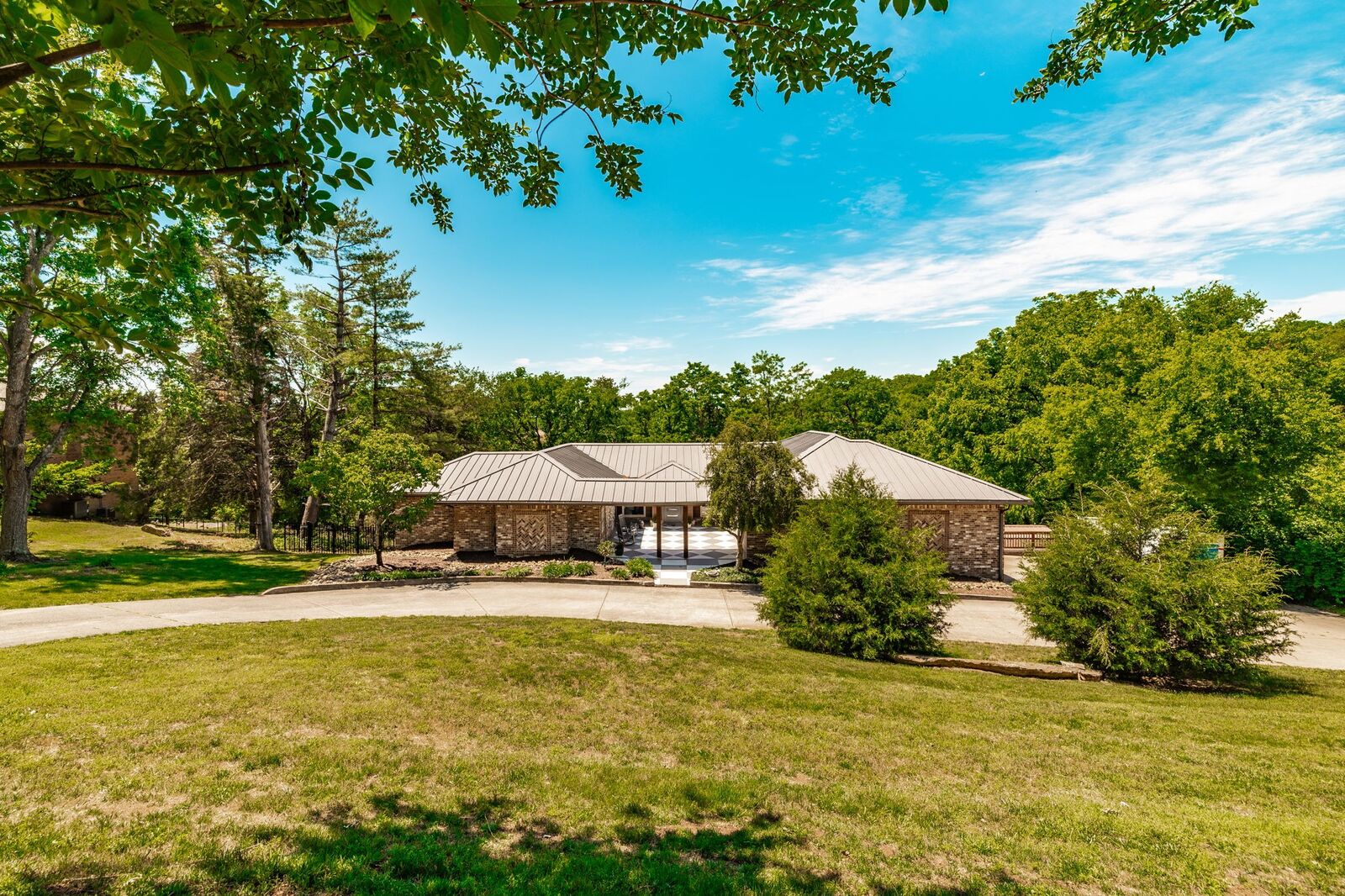 Property Photo:  4237 Warren Rd  TN 37067 