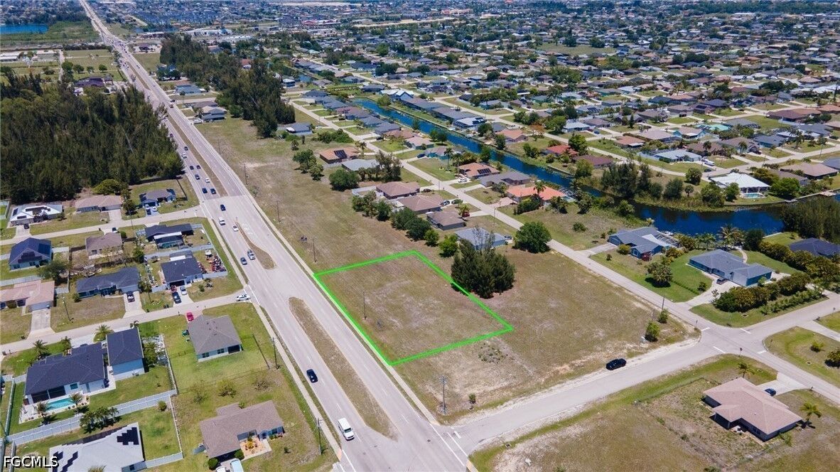 Property Photo:  1221 Chiquita Boulevard S  FL 33991 