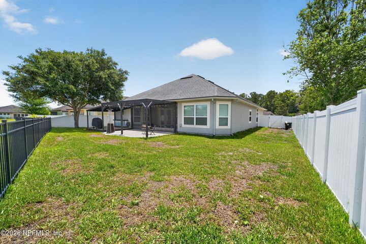 Property Photo:  1456 Coopers Hawk Way  FL 32068 