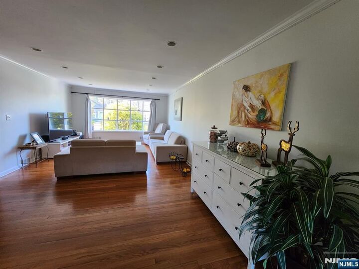 Property Photo:  20 Elmwood Terrace  NJ 07626 