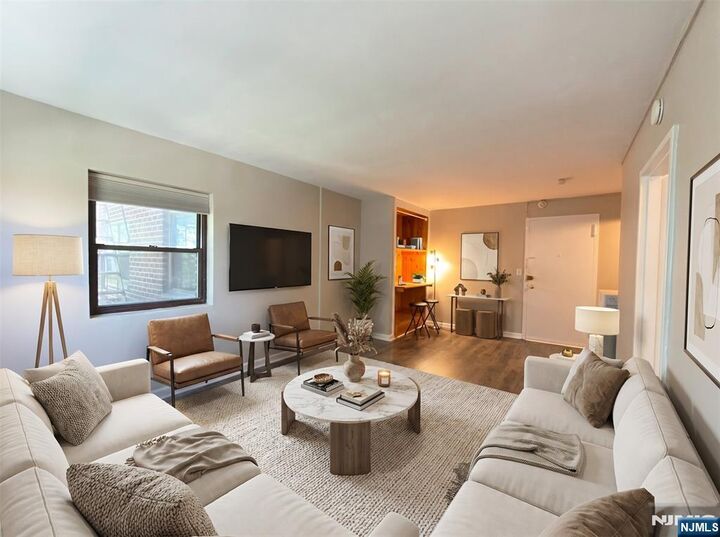 Property Photo:  3021 Edwin 2H  NJ 07024 