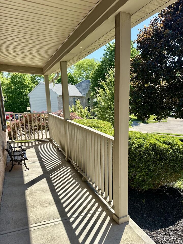 Property Photo:  1104 Amblewood Court  KY 41051 