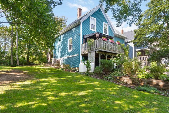 Property Photo:  383 Hawthorne Street  NS B0N 2T0 
