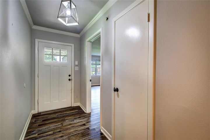 Property Photo: 401 Lee Street TX 75482