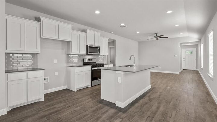 Property Photo: 122 Davis Lane TX 76259
