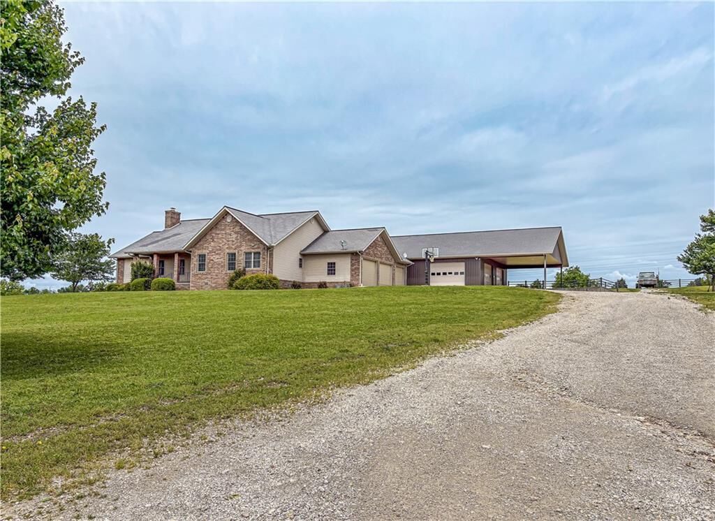 Property Photo:  1058 Cr 401  AR 72616 