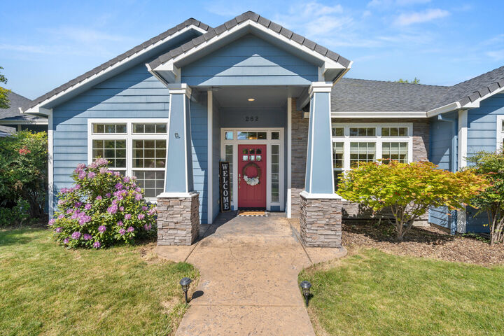 Property Photo:  262 Robert Trent Jones Boulevard  OR 97524 
