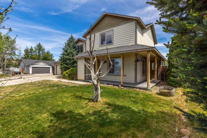 Property Photo: 648 NE Cougar Loop OR 97754