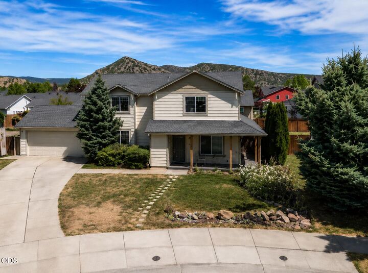 Property Photo: 648 NE Cougar Loop OR 97754