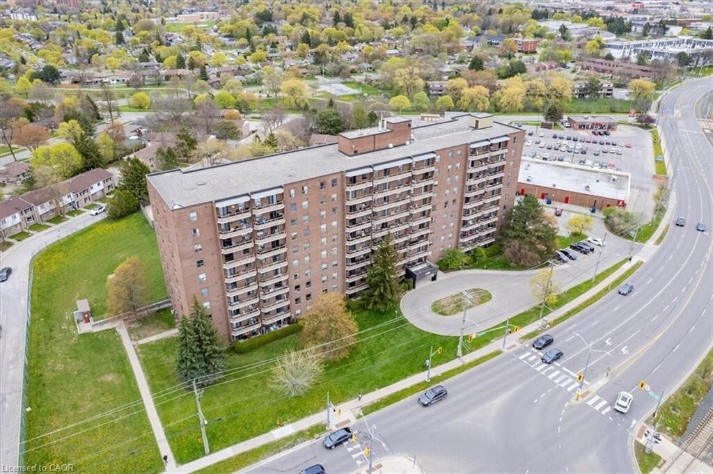 Property Photo:  1100 Courtland Avenue E 407  ON N2C 2H9 