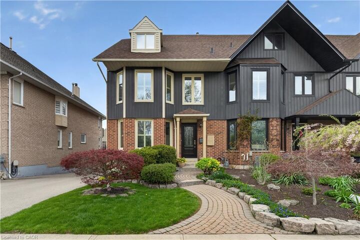 Property Photo:  77 Sunvale Place  ON L8E 4Z6 