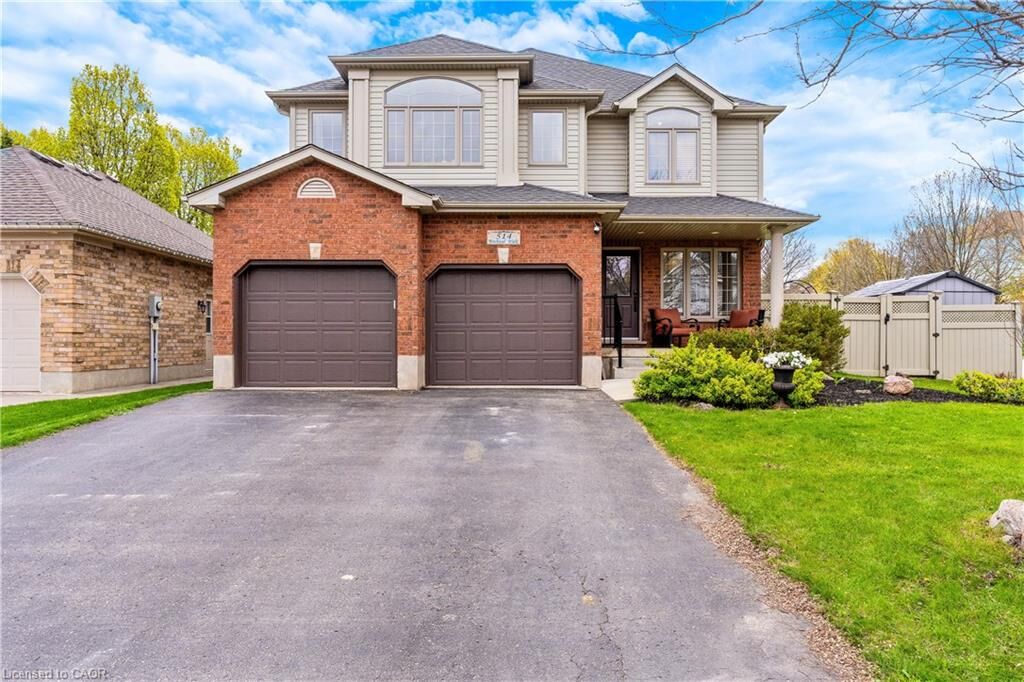 Property Photo:  514 Birchleaf Walk  ON N2T 2W5 