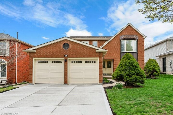 Property Photo:  40 Old Maple Lane  ON N2N 2L2 