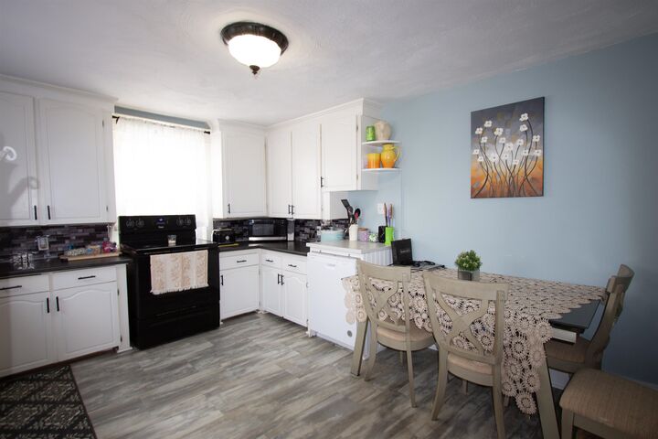 Property Photo:  62 Rusell  PE C1N 2T6 