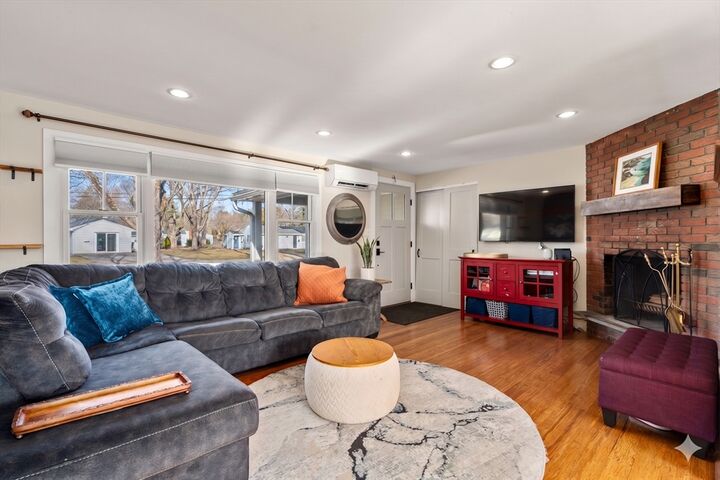 Property Photo:  11 Sunset Road  MA 01754 