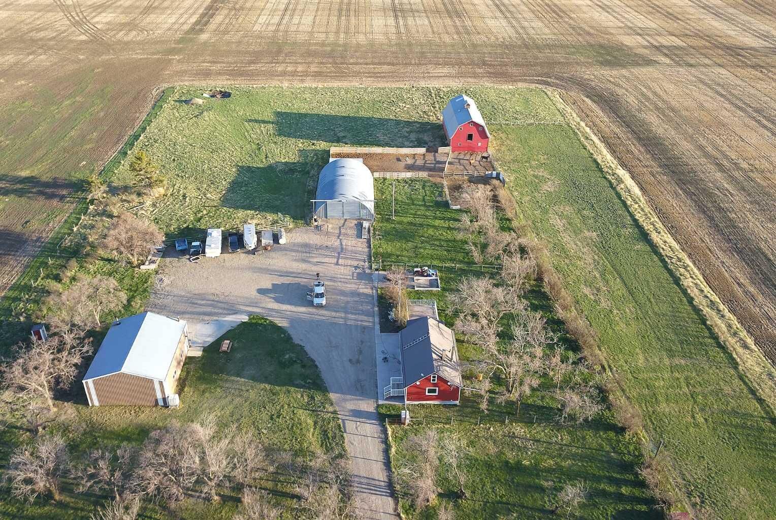 Property Photo:  260035 Twp120 260035  AB T0L 0T0 