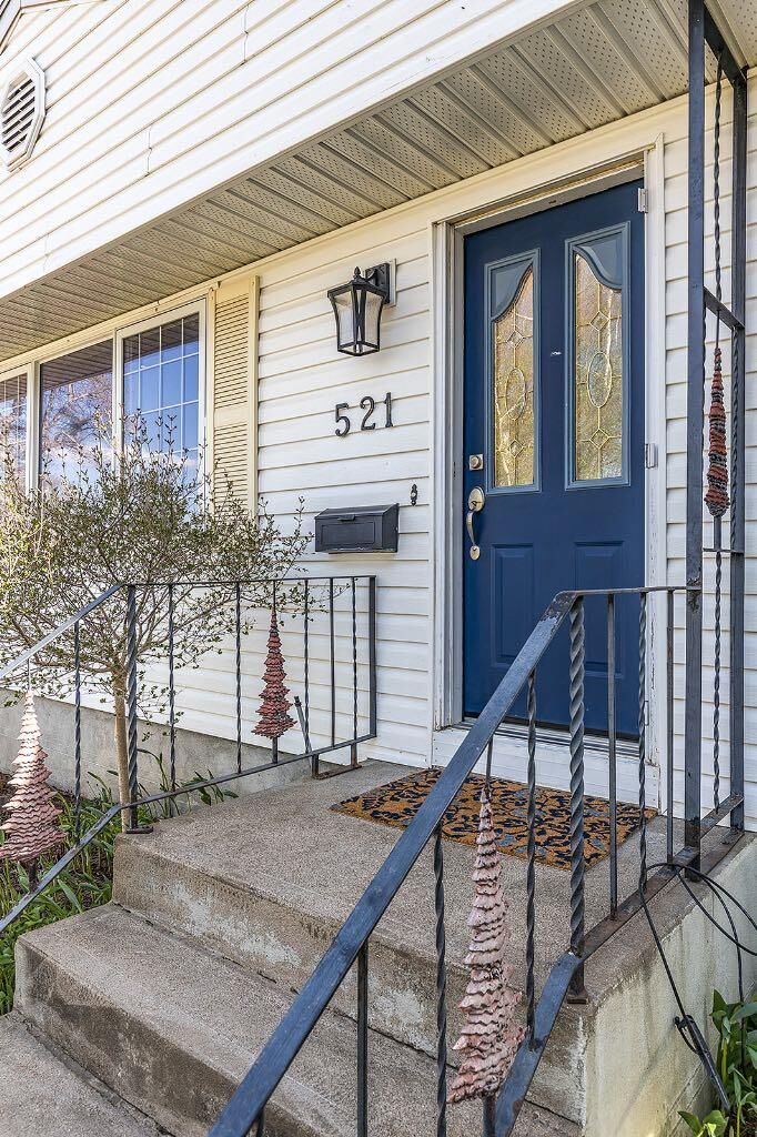 Property Photo:  521 9 Street SW  AB T1A 4P4 