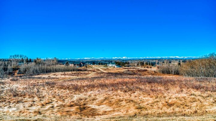 Property Photo:  58 Blazer Estates Ridge  AB T3L 2N7 