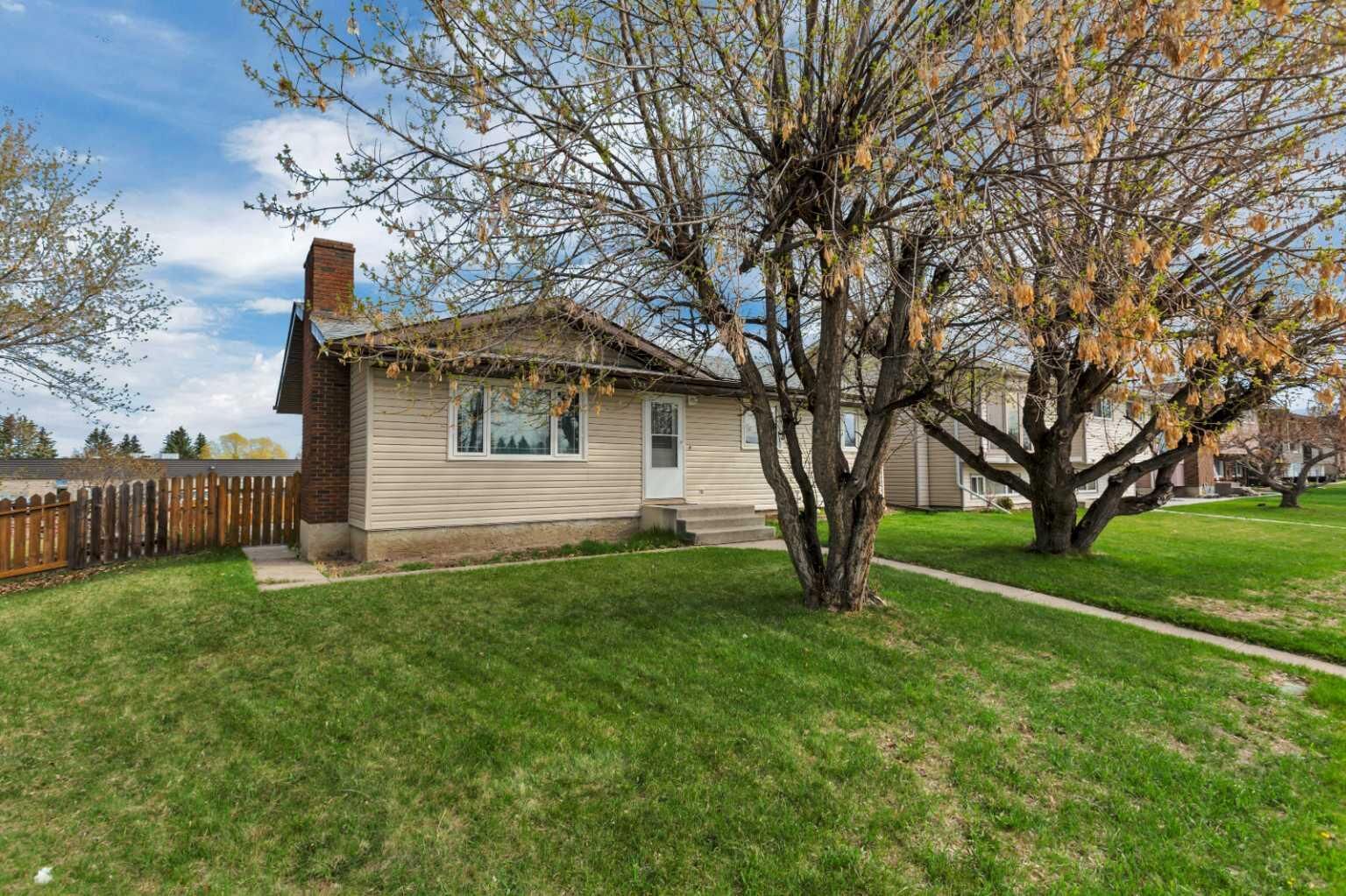 Property Photo:  5728 57 Street Close  AB T4T 1H8 