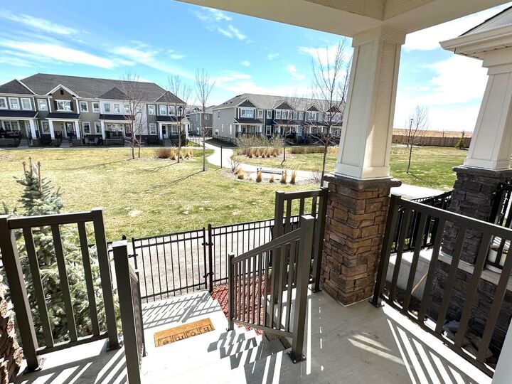 Property Photo:  2226 Windbury Greenway SW  AB T4B 5L2 
