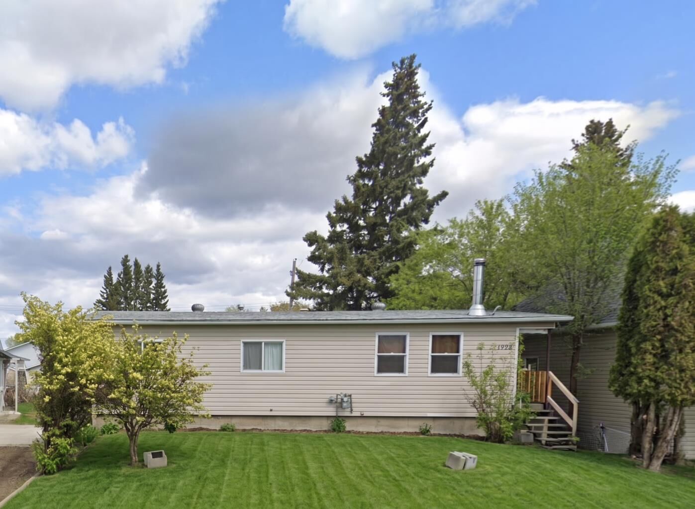 Property Photo:  4928 58th Avenue  AB T0G 1E0 