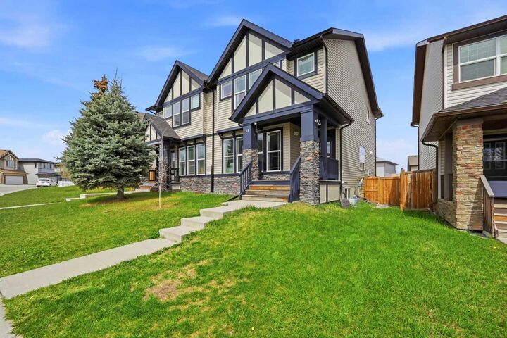 Property Photo:  39 Panora Square NW  AB T3K 0R8 