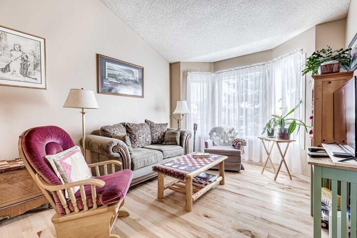 Property Photo:  79 Macewan Meadow Way NW  AB T3K 3J3 