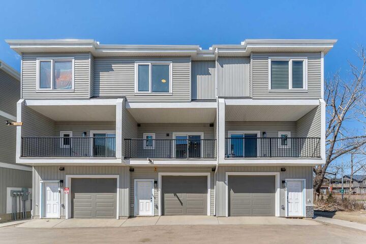 Property Photo:  4917 88 Avenue NE  AB T3J 5N8 