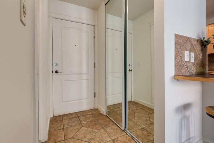 Property Photo:  308 24 Avenue SW 105  AB T2S 0K2 