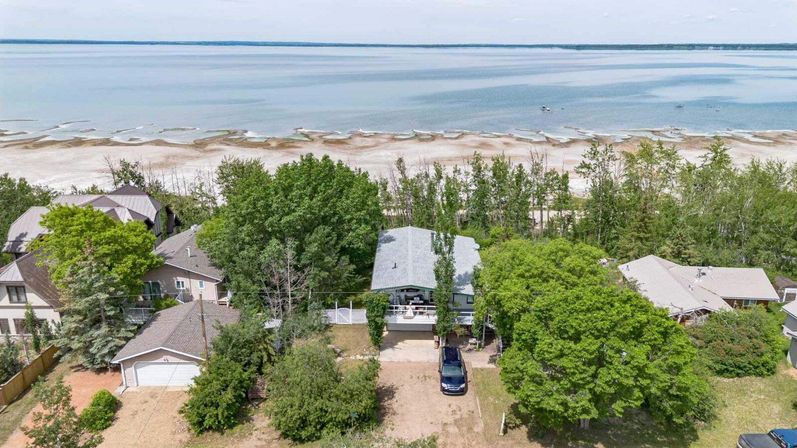 Property Photo: 44 Lakeview Avenue AB T0C 2L0