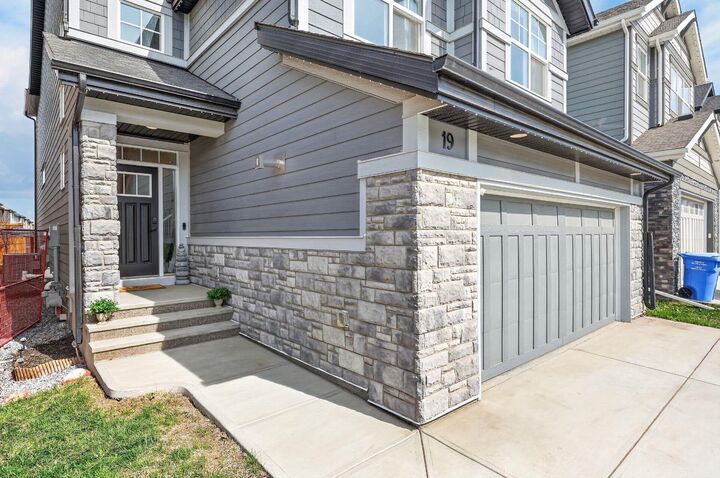Property Photo:  19 Legacy Reach View SE  AB T2X 4T6 