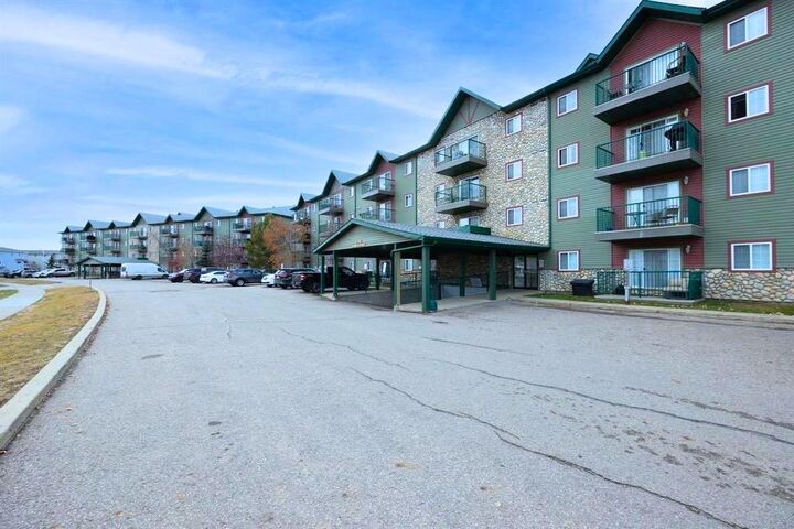 Property Photo:  200 Lougheed Drive 1411  AB T9K 2W3 