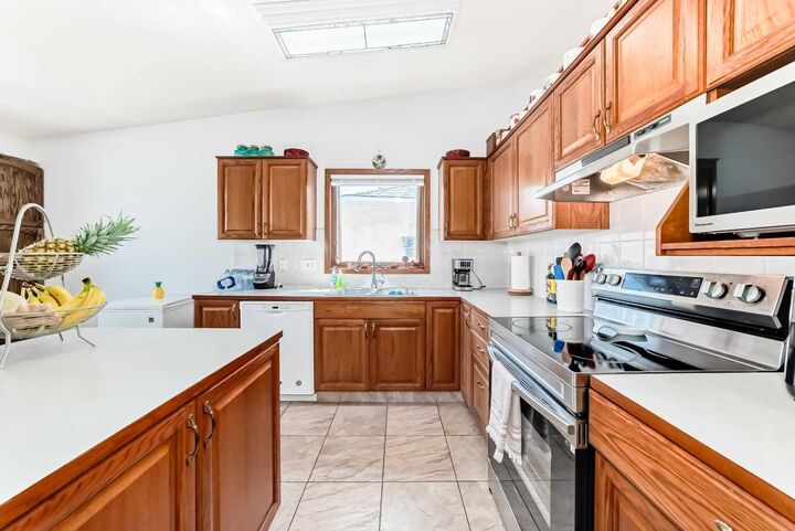 Property Photo:  68 Harvest Oak Way NE  AB T3K 3Y2 