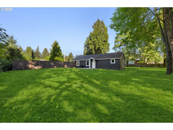 Property Photo:  8687 SE 55th Ave  OR 97206 