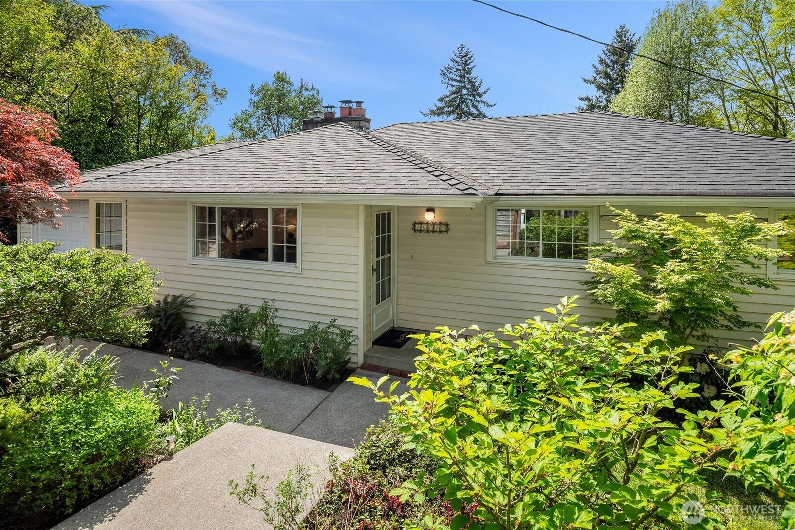Property Photo:  10617  21st Avenue SW  WA 98146 